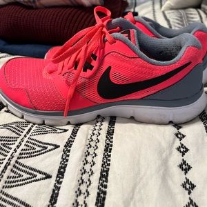 Womens Nike shoes size 7